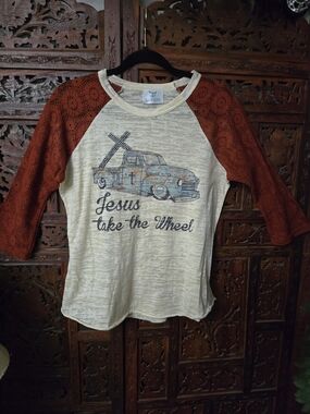 L&B Cream Raglan Top with Rust Lace Sleeves
